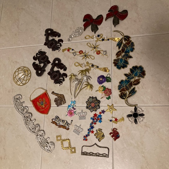 Variety Of‎ Embroidered Applique Patches - Picture 1 of 4